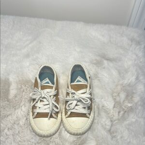 Zara baby size EU 22  White and Brown Sneakers Classic Low-Top Design